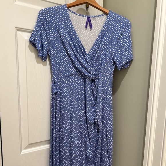 Seraphine Keoni | Short Jersey Maternity Dress With Cap Sleeves - Picture 1 of 4